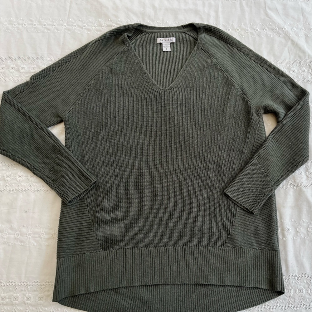 Athleta size S grey knitted v neck sweater in great condition